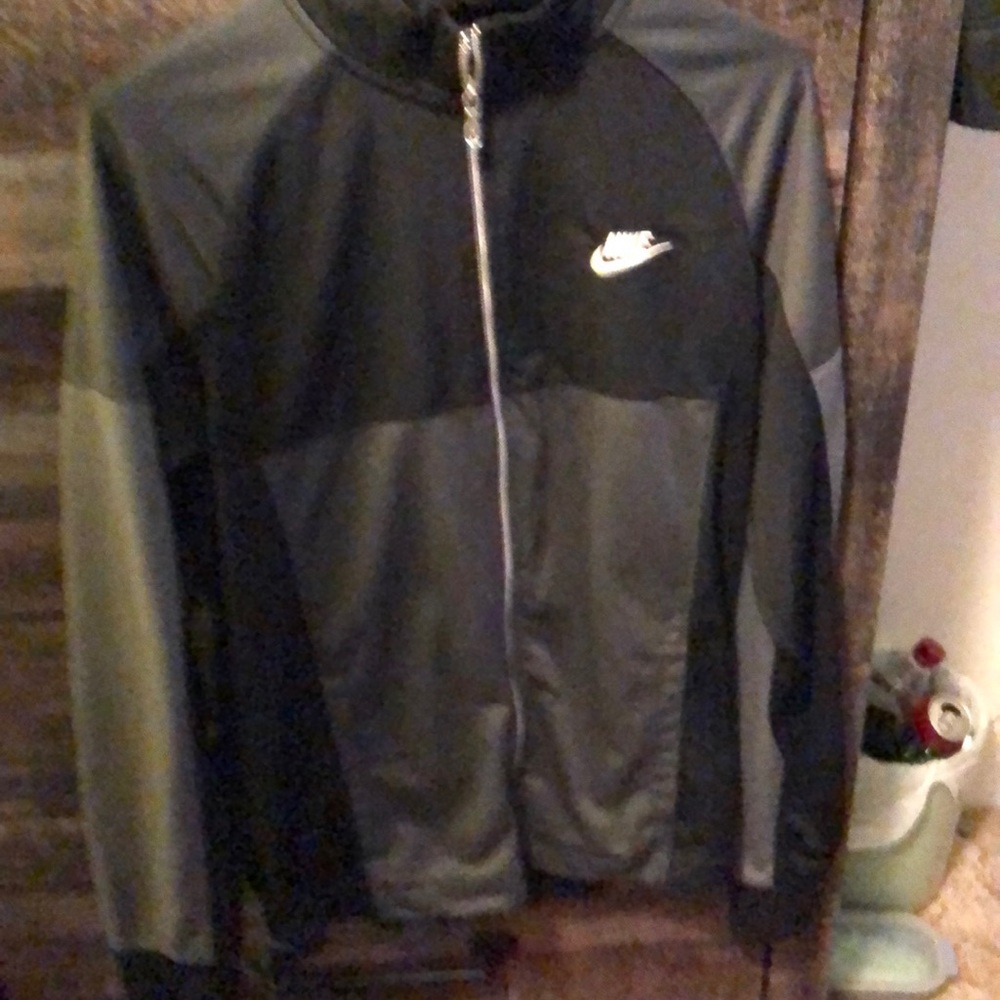 Nike windbreaker jacket